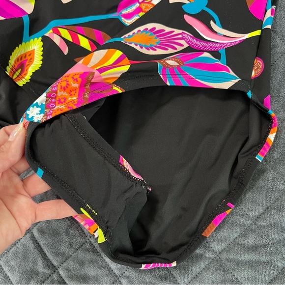 Trina Turk One Piece Swimsuit Womens 10 Ruffled Off The Shoulder Tropical B12 - Picture 5 of 9